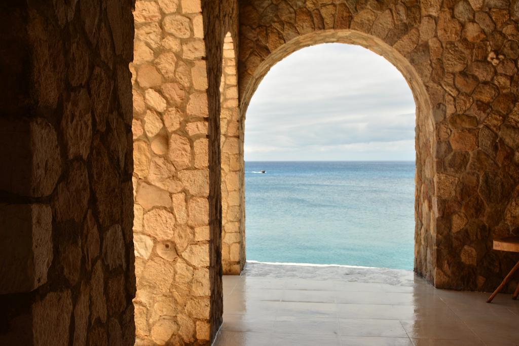 Pattoo Castle Villa Negril Exterior photo